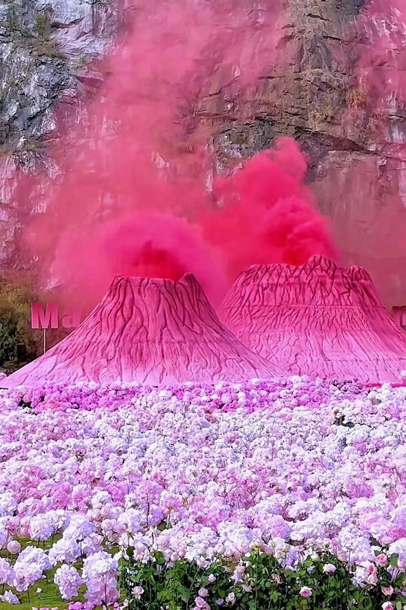 网红火山喷发打卡装置